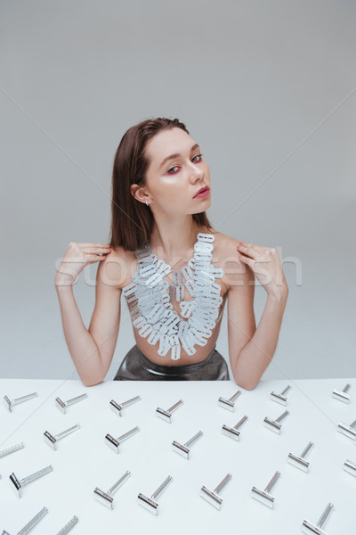 Foto stock: Mujer · sesión · mesa · vintage · navaja · atractivo