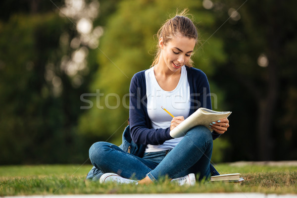 Stock foto: Porträt · freudige · lächelnd · Studenten · Mädchen · Rucksack