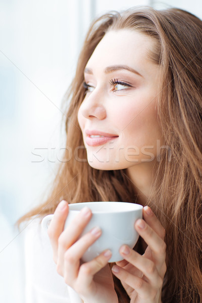 Charmant gelukkig vrouw drinken koffie jonge vrouw Stockfoto © deandrobot