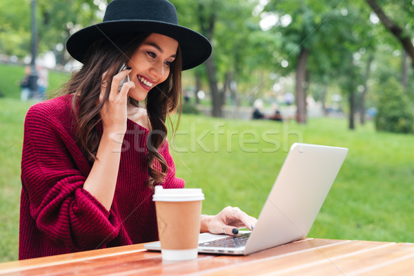 Stockfoto: Portret · mooie · jonge · asian · meisje · met · behulp · van · laptop