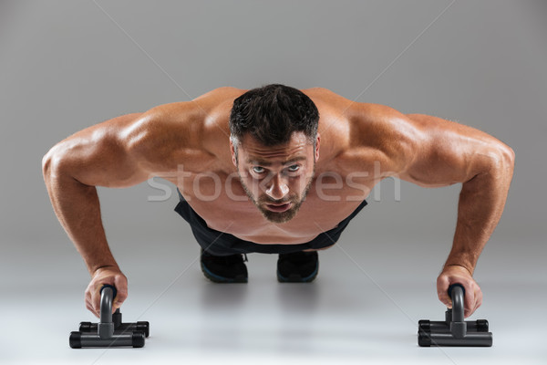 Portre güçlü gömleksiz erkek vücut geliştirmeci Stok fotoğraf © deandrobot