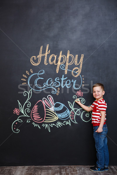 Junge stehen Zeichnung Ostern Kritzeleien Kreide Stock foto © deandrobot