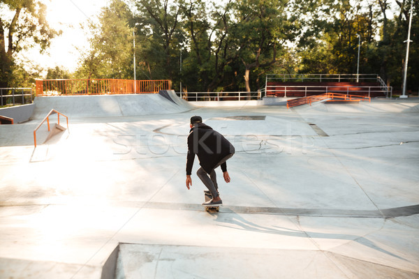 Giovani afro americano skateboarder pattinaggio concrete Foto d'archivio © deandrobot
