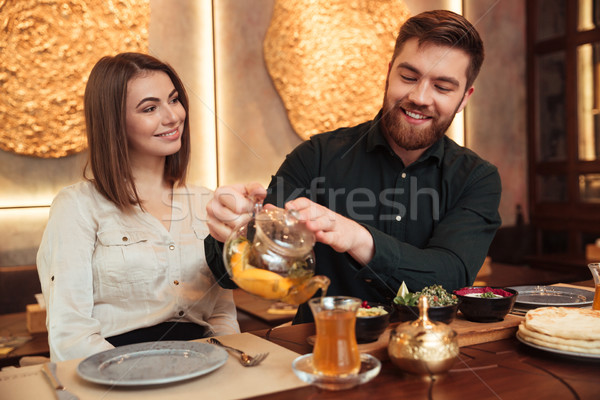 Stock foto: Heiter · jungen · liebevoll · Paar · Sitzung · Kaffeehaus