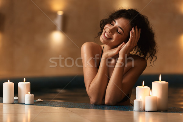 Wesoły szczęśliwy piękna kobieta spa leży Zdjęcia stock © deandrobot