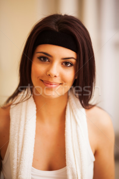 Retrato jóvenes hermosa deporte mujer toalla Foto stock © deandrobot