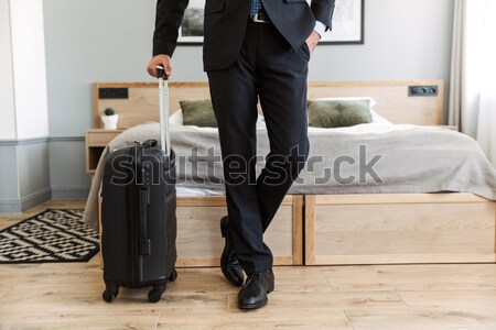 Femme d'affaires ouverture hôtel porte électronique carte [[stock_photo]] © deandrobot