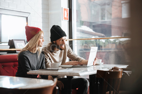 Foto d'archivio: Vista · laterale · hipsters · laptop · tavola · cafe · computer