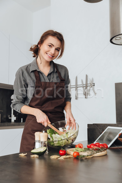 信じられない 女性 料理 画像 小さな ストックフォト © deandrobot