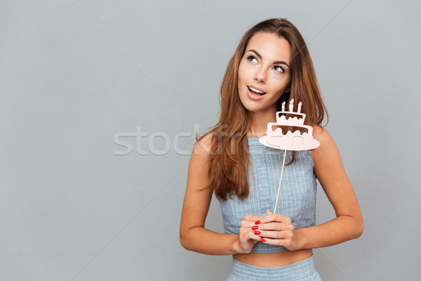 Boldog fiatal nő tart születésnapi torta nő háttér Stock fotó © deandrobot