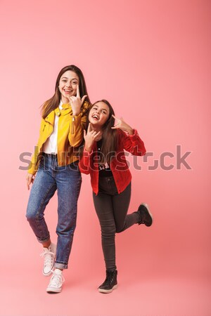 Foto stock: Imagen · dos · bastante · mujeres · posando