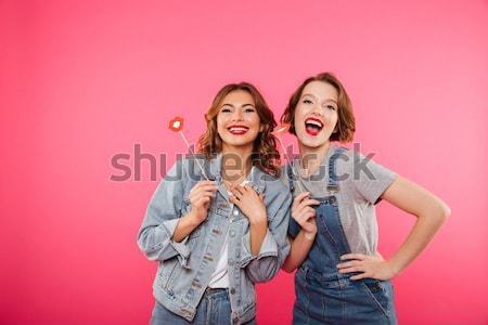 Gefühlvoll Damen Freunde stehen isoliert Bild Stock foto © deandrobot