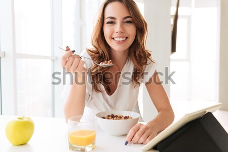 Stockfoto: Verbazingwekkend · jonge · dame · vergadering · keuken