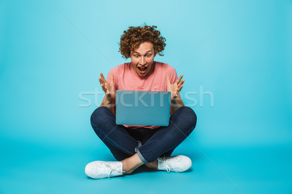 Foto stock: Foto · sorprendido · conmocionado · tipo · 20s · marrón