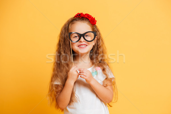 Wesoły dziewczynka dziecko podróbka okulary Zdjęcia stock © deandrobot