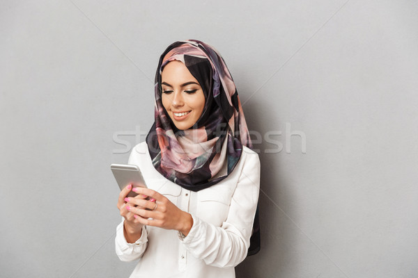 Portret uśmiechnięty młodych arabski portret kobiety kobieta Zdjęcia stock © deandrobot