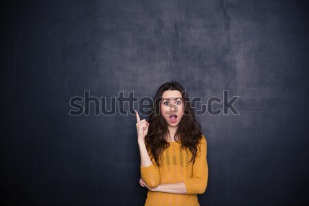 Stockfoto: Aantrekkelijk · sensueel · jonge · vrouw · smartphone · grijs