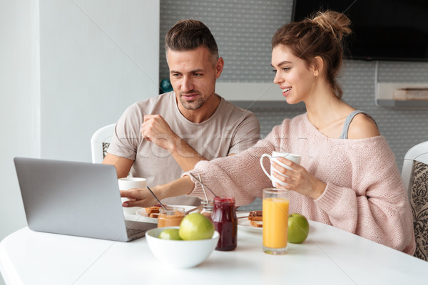 Stockfoto: Portret · gelukkig · liefhebbend · paar · ontbijt · vergadering