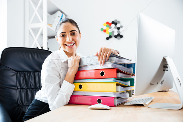 Stockfoto: Vrolijk · glimlachend · zakenvrouw · leggen · kleurrijk