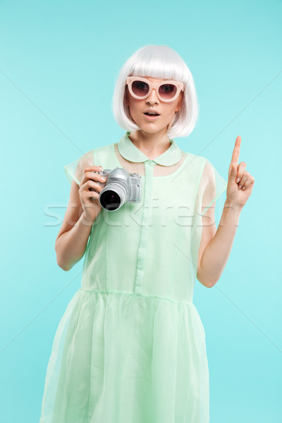 Kobieta moda fotograf Fotografia kamery wskazując Zdjęcia stock © deandrobot