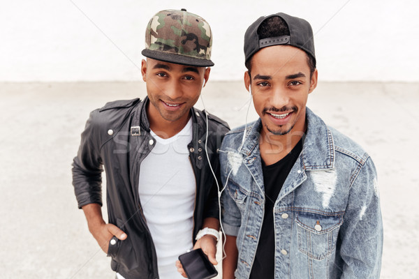 Stockfoto: Twee · jonge · afrikaanse · mannen · vrienden · lopen