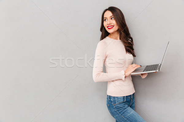 Imagen cute femenino casual ropa de trabajo Foto stock © deandrobot