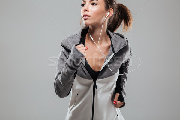 Stockfoto: Mooie · vrouwelijke · runner · warm · kleding · lopen
