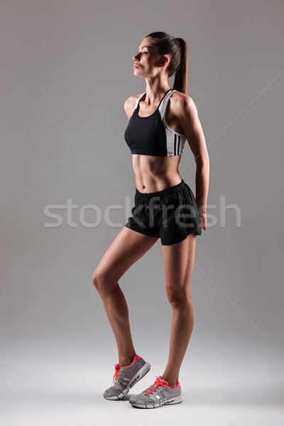 Tam uzunlukta portre odaklı genç fitness woman poz Stok fotoğraf © deandrobot