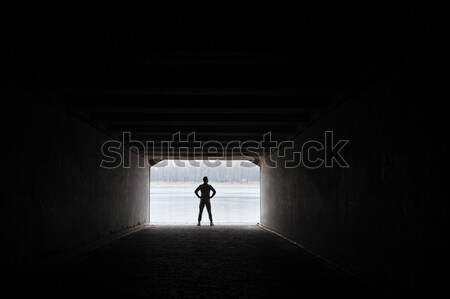 Läufer Tunnel grau Sportbekleidung stehen Stock foto © deandrobot