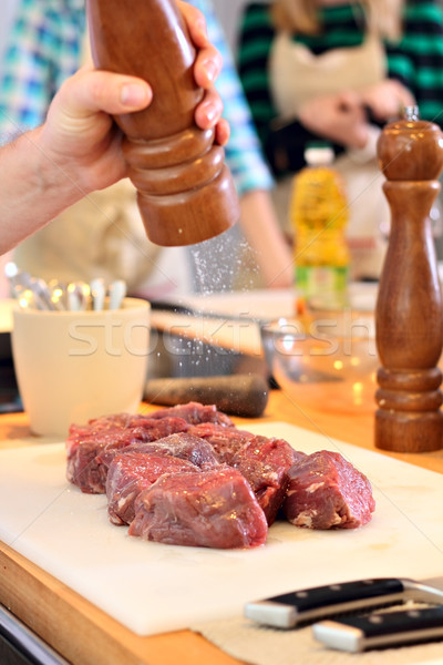Om carne bord alimente bucătărie Imagine de stoc © DedMorozz