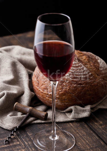 Vidro vinho tinto pão pão cozinha fresco Foto stock © DenisMArt