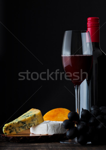 Stockfoto: Fles · glas · rode · wijn · kaas · druiven · zwarte