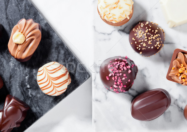 Luxus weiß Zartbitter-Schokolade Süßigkeiten Vielfalt Sortiment Stock foto © DenisMArt