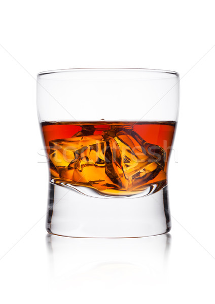 Eleganten Glas Whiskey Eiswürfel weiß Reflexion Stock foto © DenisMArt