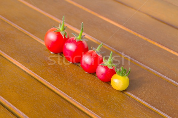 Colorido tomates tabela foto pormenor saúde Foto stock © Dermot68