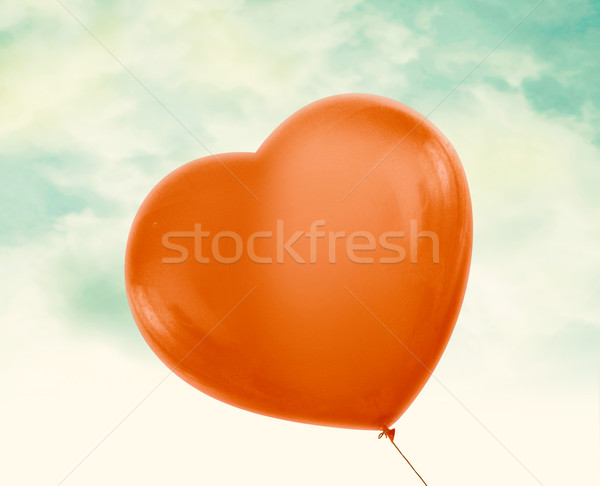 Foto stock: Rojo · globo · amor · corazón · vintage · cielo · azul