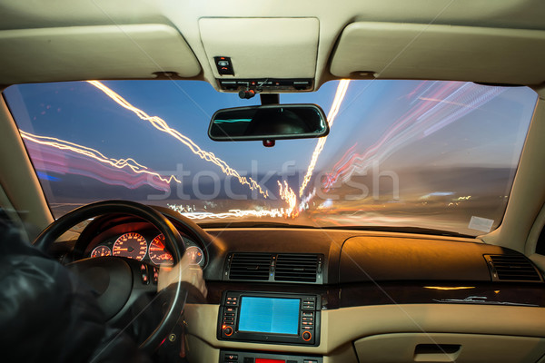 汽車 室內 駕駛 模糊 夜 燈 商業照片 © deyangeorgiev
