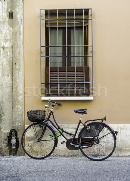 古い イタリア語 自転車 日光 古代 建物 ストックフォト © deyangeorgiev