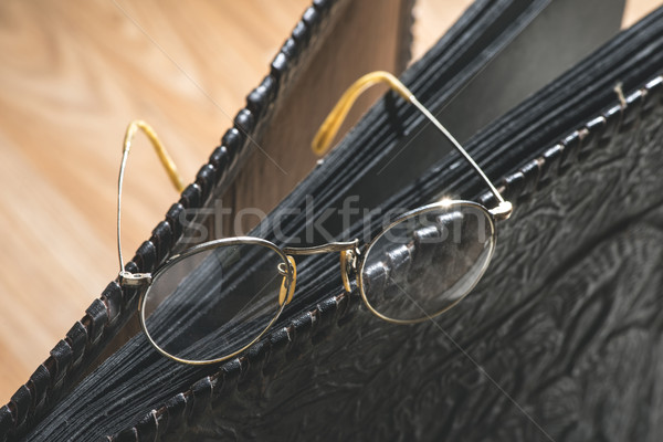 Edad vintage gafas cuero familia Foto stock © deyangeorgiev