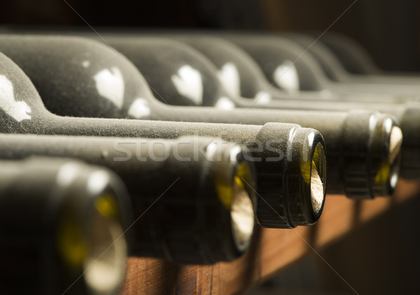[[stock_photo]]: Vin · bouteilles · plateau · cave · à · vin · verre