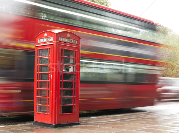 Roşu telefon autobuz Londra epocă oraş Imagine de stoc © deyangeorgiev