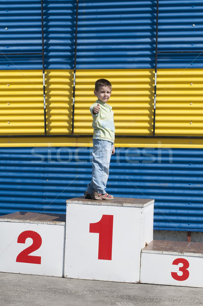 Stock fotó: Fiú · pódium · kicsi · első · hely · sportok · oktatás