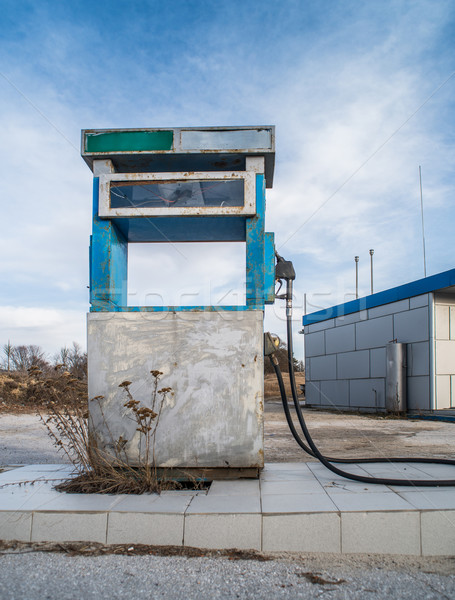 öreg benzinkút pumpa klasszikus kék ég autó olaj Stock fotó © deyangeorgiev