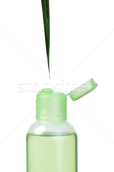 商業照片: 綠色 · 化妝品 · 瓶 · 葉 · 綠葉 · 下降
