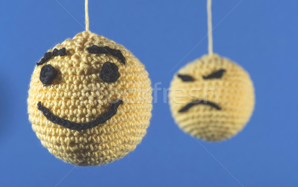 Tricotat emoticoane galben albastru zâmbet dragoste Imagine de stoc © deyangeorgiev