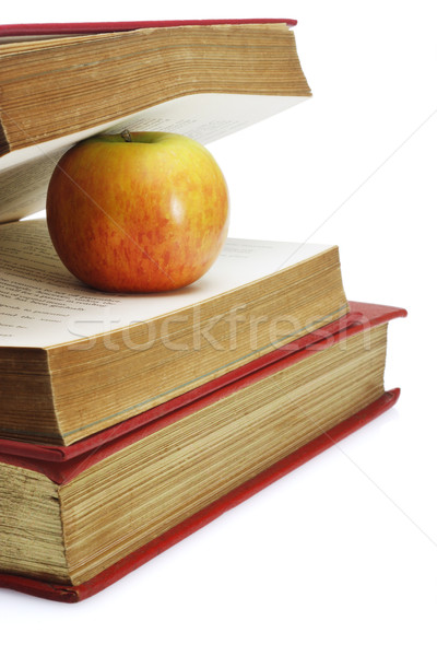 Pomme rouge vieux livre blanche livre école [[stock_photo]] © dezign56