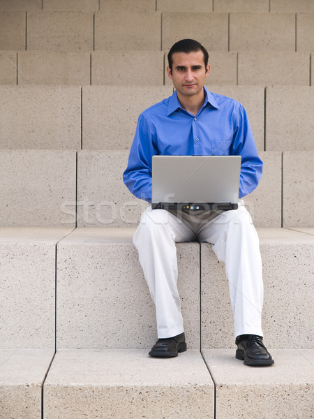 Latino zakenman laptop knap surfen internet Stockfoto © dgilder