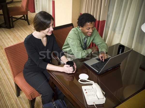 Zakenreis gelukkig laptop team business team goede Stockfoto © dgilder