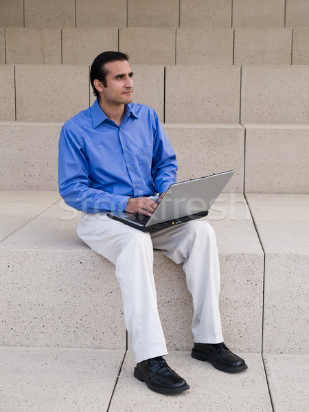 Latino zakenman laptop knap surfen internet Stockfoto © dgilder