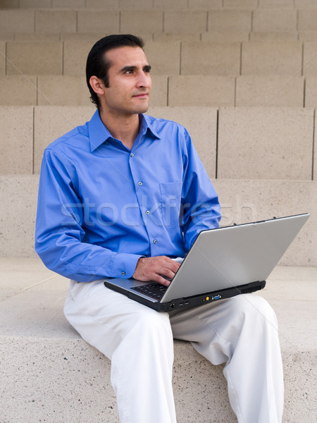 Latino zakenman laptop knap surfen internet Stockfoto © dgilder